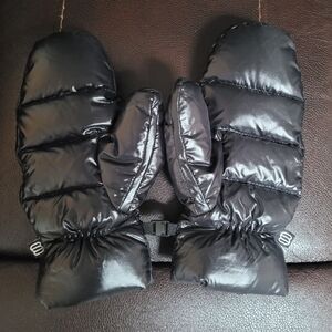 TNA SUPER PUFF GLOVES WOMEN'S SMALL GLOSSY BLACK